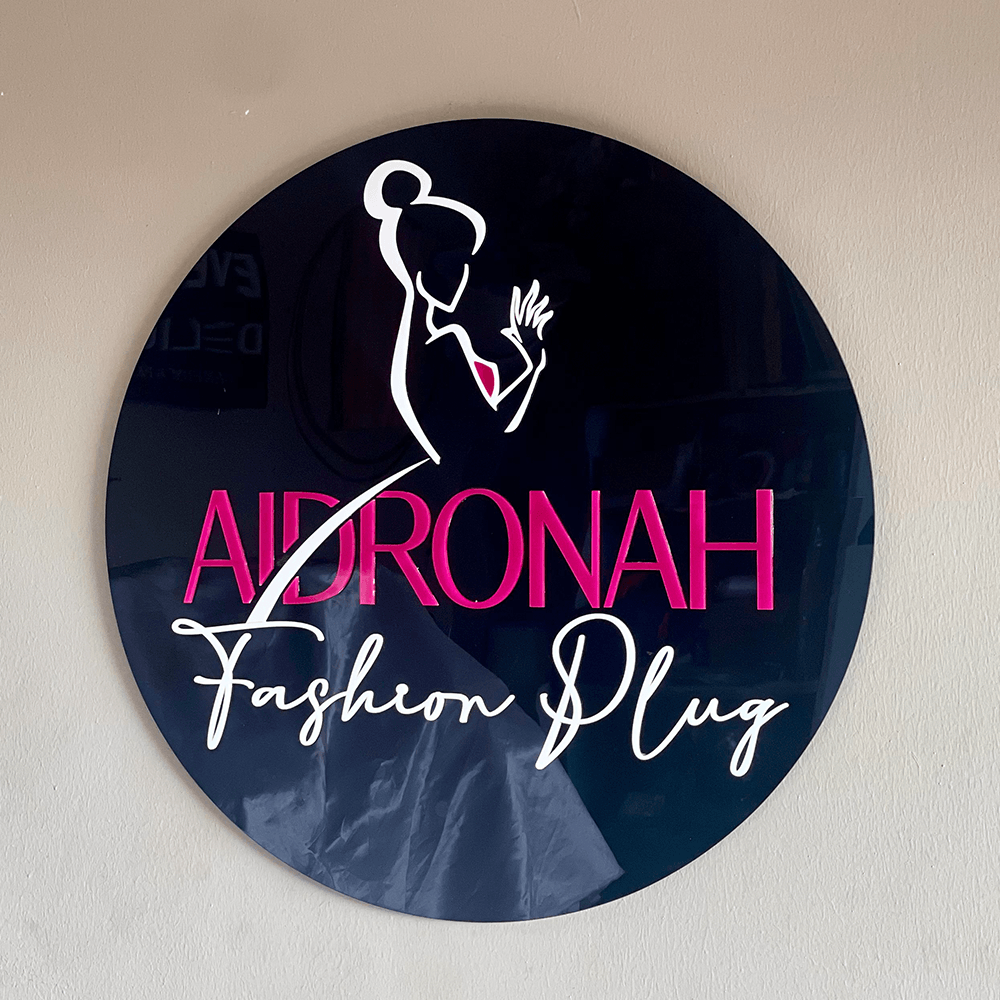 fashion plug wall logo